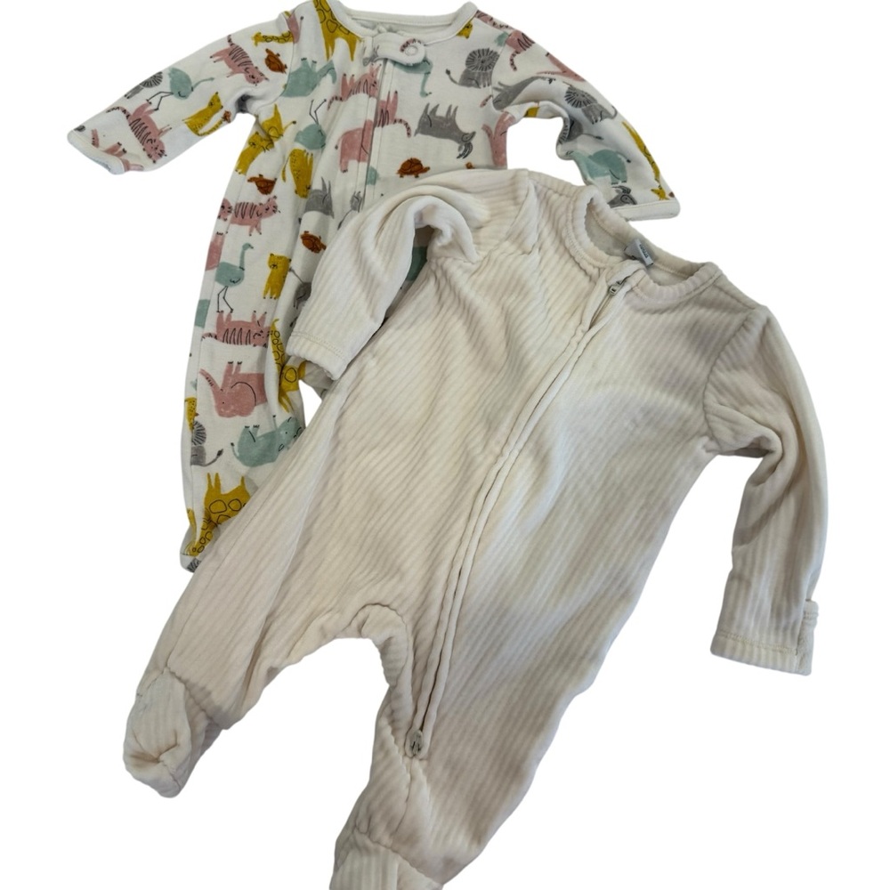5 for $25!! Baby Girl 0-3 Mo Bundle of 23!! Old Navy!Little Planet - Small Story - Picture 7 of 10